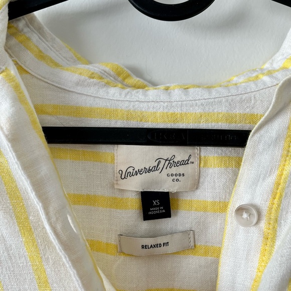 Universal Thread Relaxed Fit Button Down - Picture 4 of 4